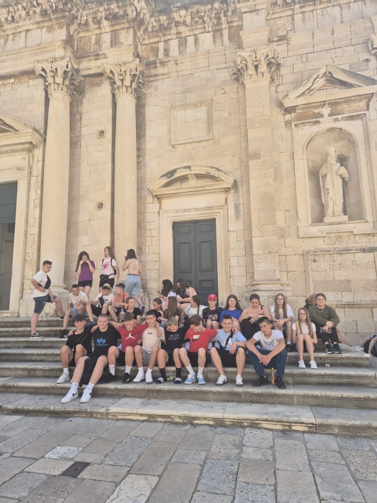 5f03e262-0713-40f2-b37a-be87799090a8